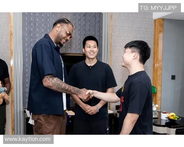 跨界球星传奇：从足球场到篮球馆的多面英雄之路