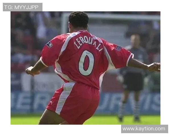 足球球星穿14号球衣的传奇人物及其背后故事揭秘