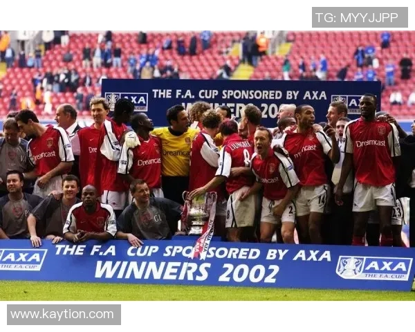 世纪球坛百大巨星人物评点纵览与辉煌瞬间全景呈现